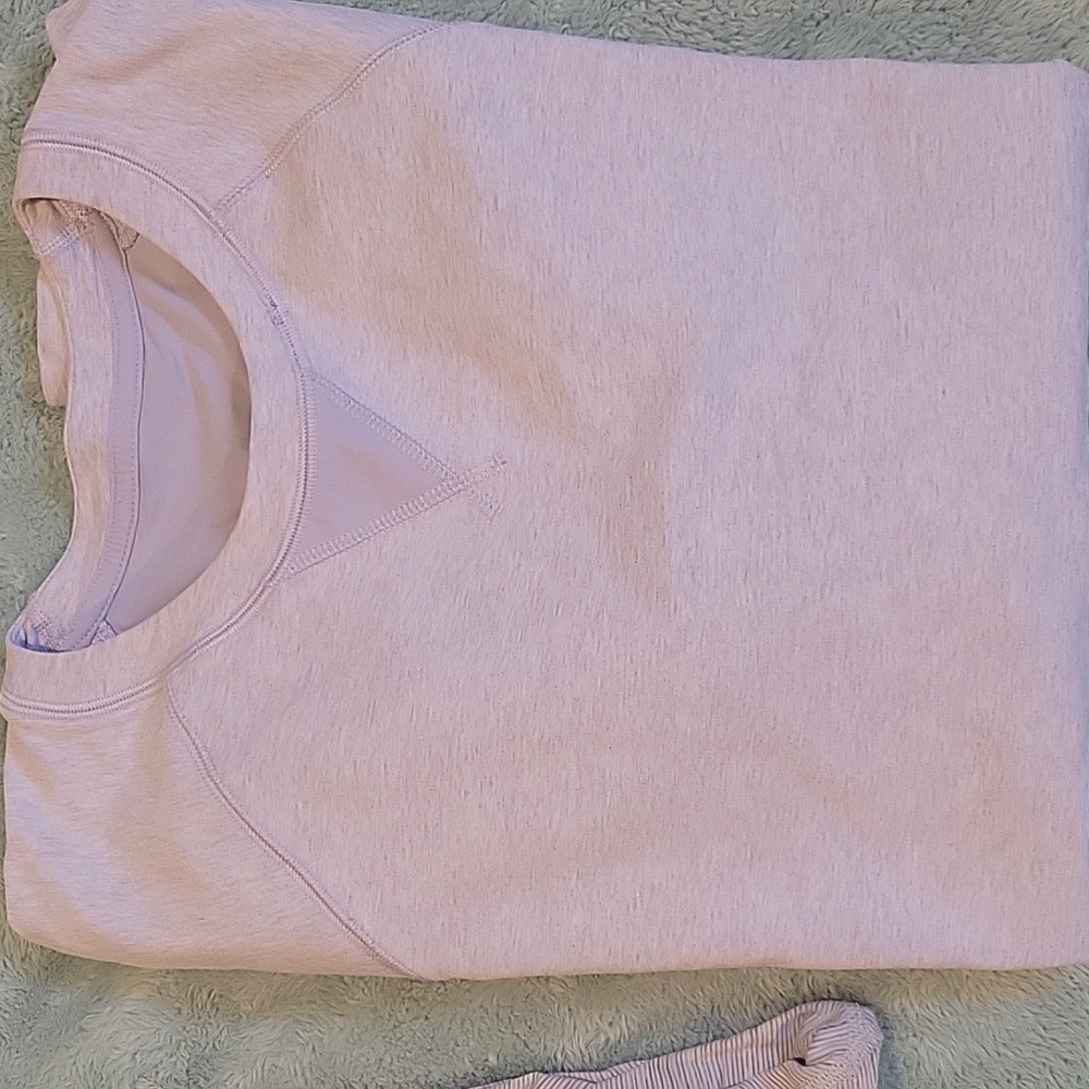 Lululemon Pullover Sweater/Longsleeve